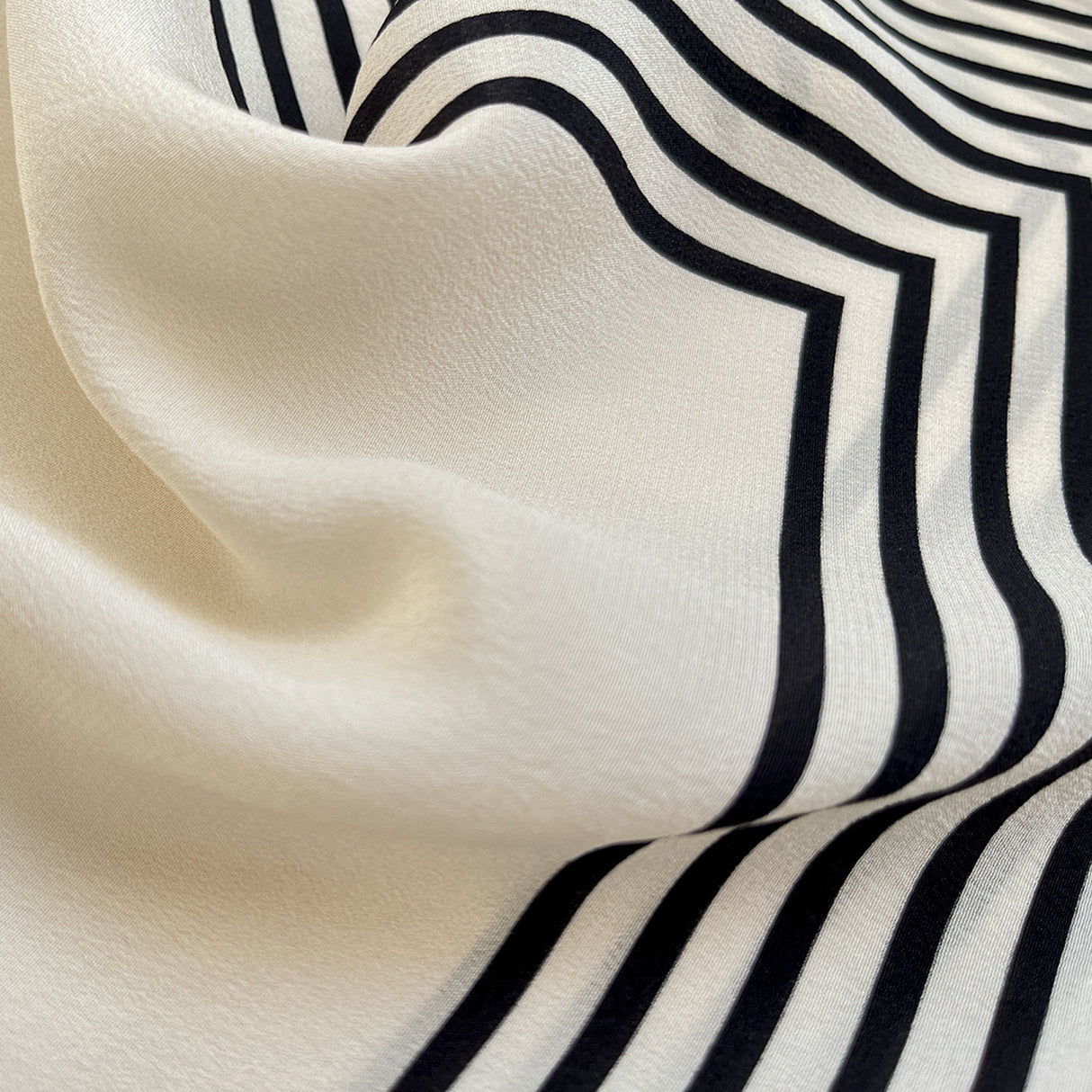 Best Online Shop in Australia - Vintage Elegant Silk Tee - Emete store
