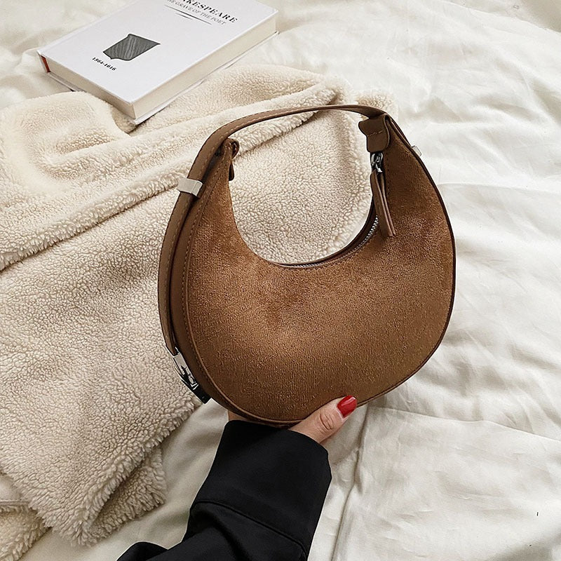 TextureTrend Crescent: Fashionable Buckskin Shoulder Bag