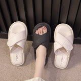 Shit feeling slippers for women in summer, slip resistant sandals for outdoor wear, cool new sandals for summer