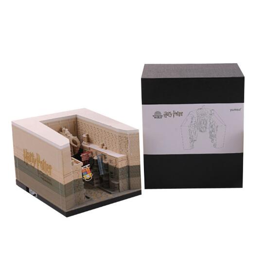 Harry Potter Slanting Alley 3D Three-dimensional 3D Paper Sculpture Souvenir Hogwarts Castle Gift