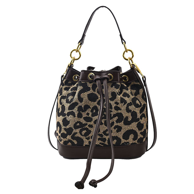 Leopard Elegance: Retro One-Shoulder Crossbody Bag