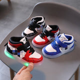 Luminous casual shoes, baby soft soled shoes, luminous shoes, boys and girls board shoes