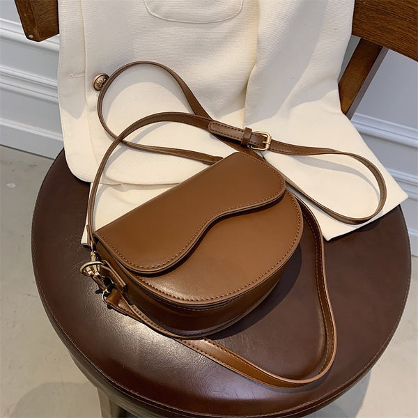 AutumnAura Elegance: Vintage Versatile Crossbody Saddle Bag