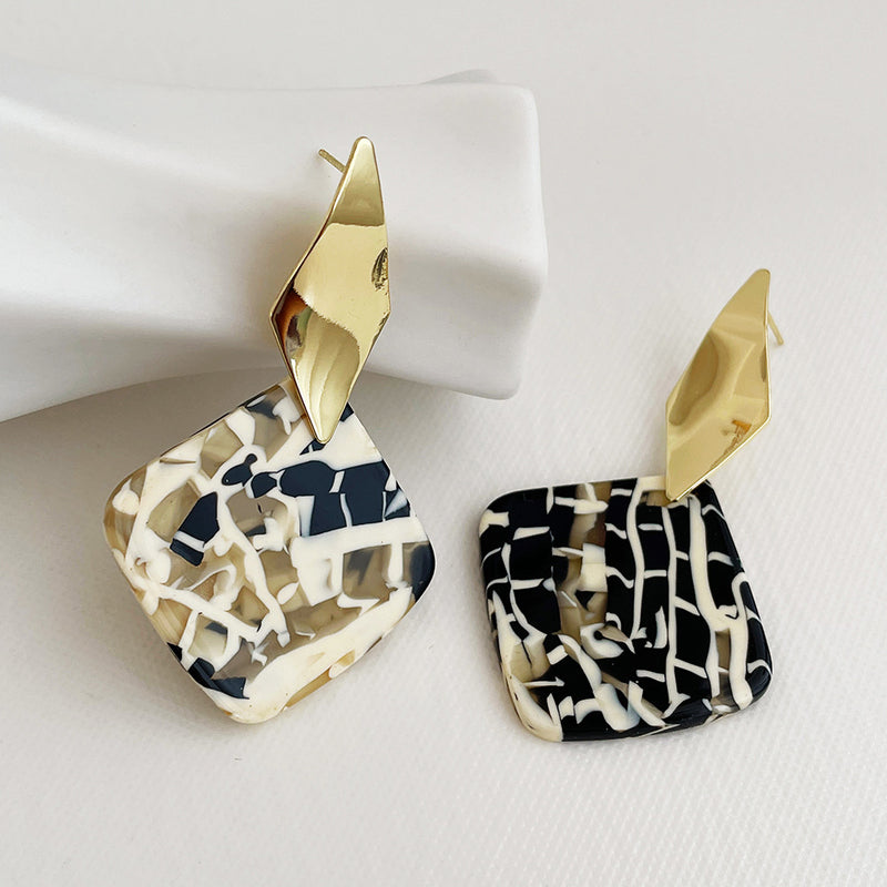 Korean Design Sense Geometric Resin Earrings - Emete Store